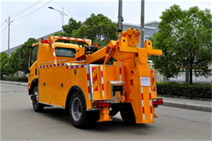 雨城高速路拖车费